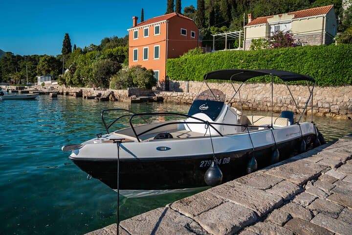 Private Speedboat to Elaphiti Islands: Blue Cave & Sunj Beach from Dubrovnik
