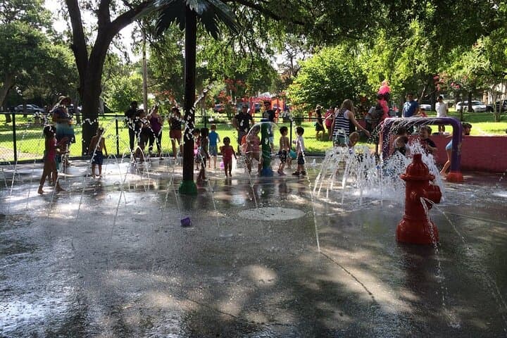 Austin 3-Hour Splash Pad E-Bike Tour — Ride Murals, Parks & Cool-Off Stops