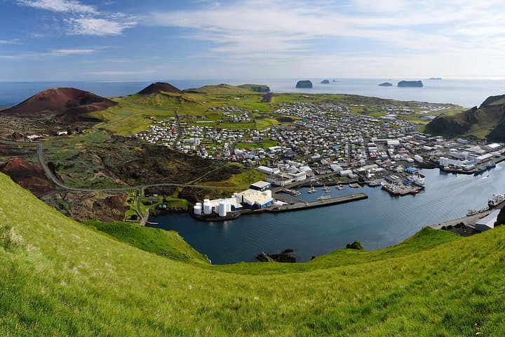 Direct Bus Transfer to Landeyjahöfn — Gateway to the Westman Islands photo 2