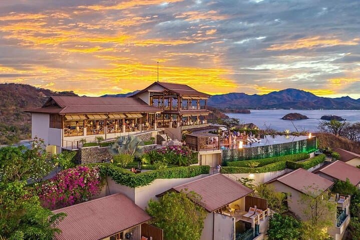 Private Transfer Arenal to Las Catalinas — VIP Shuttle Service with Bilingual Driver photo 4