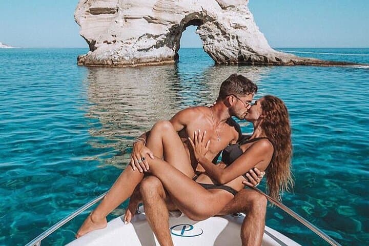 Private 5‑Hour Milos Boat Rental to Kleftiko, Firiplaka & Tsigrado photo 2