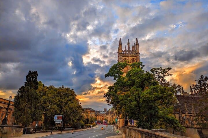 Inside Oxford's College Gardens: A Two-Hour Guided Walk Through Hidden Quads and Herb Beds