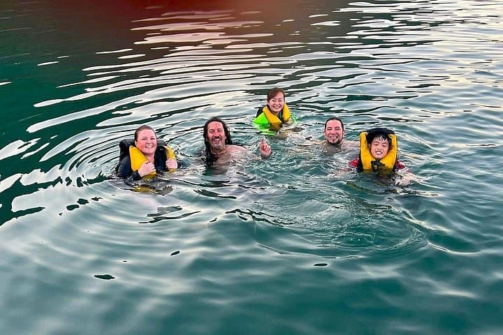 Ha Long Bay Luxury Private Yacht: Sunset Kayaking & Swimming from Tuan Chau photo 4