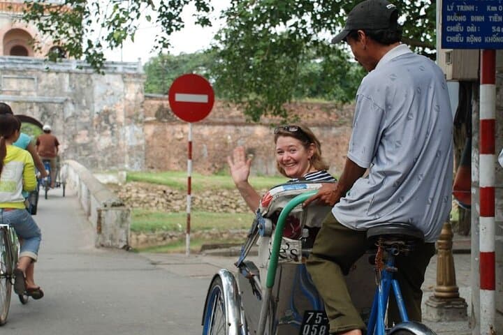 Hue Cyclo Private Tour — Imperial Citadel, Royal Antiques & Dong Ba Market photo 1