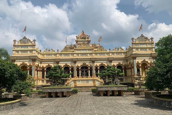Overnight Mekong Delta Adventure: Cai Rang Floating Market & Village Life (2-Day) photo 3