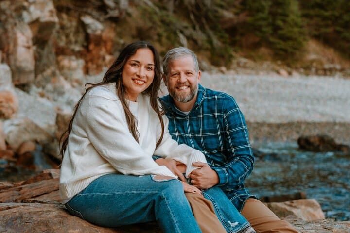 Private Professional Photoshoot in Wisconsin Dells: Capture Riverfront Streets & Hidden Gems