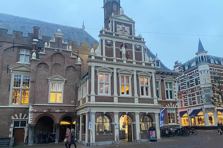 Haarlem Escape-the-City: Puzzle City Walk Through Historic Streets