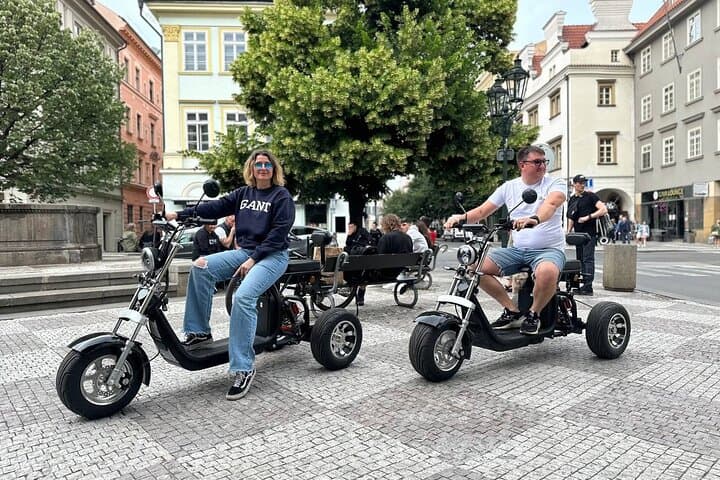 2-Hour Prague E-Trike Tour: Old Town, Castle & Letná Views