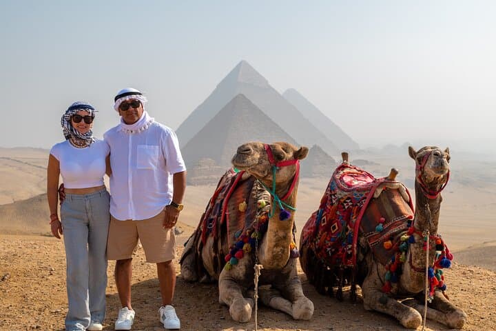 Private 2-Day Cairo & Giza Tour: Pyramids, Saqqara and Historic Cairo