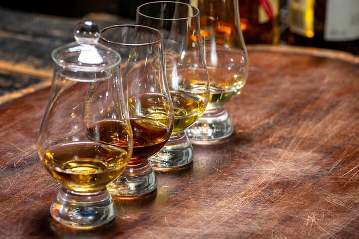 Edinburgh Scotch Whisky Tasting: History, Flavors & Insider Tips