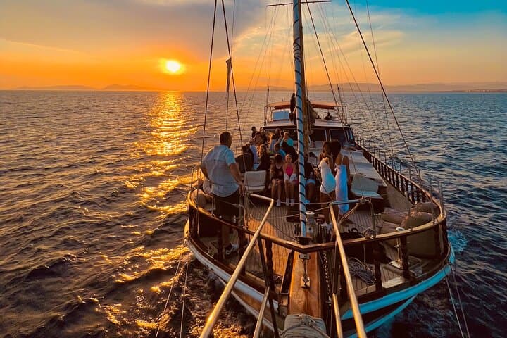 Athens Riviera Sunset Cruise: 3-Hour Evening Sail with Swimming & Snacks