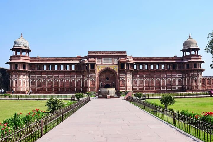 Taj Mahal Sunrise or Sunset Private Tour by Car — Agra Local Sightseeing photo 6