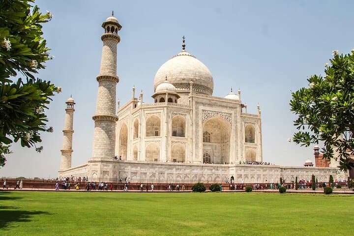 Taj Mahal Sunrise or Sunset Private Tour by Car — Agra Local Sightseeing photo 4