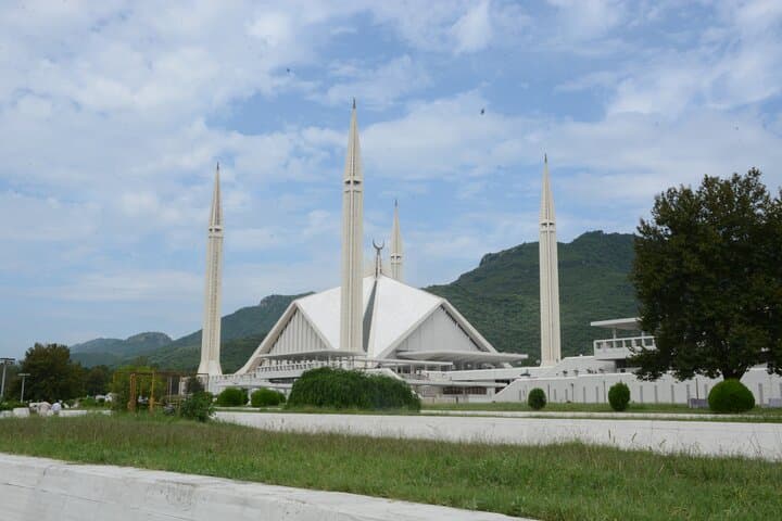 10-Day Luxury Skardu and Hunza Valley Tour — Skardu, Gilgit & Khunjerab photo 3