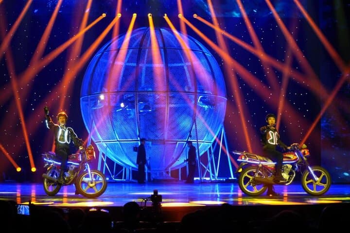 Beijing Red Theater Acrobatics: Live Show with Private Transfer & Guide photo 4