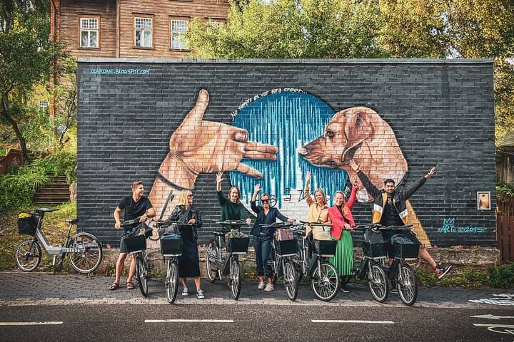 Urban Bicycle Tour in Tartu — Architecture, Riverbanks & Hidden Neighborhoods