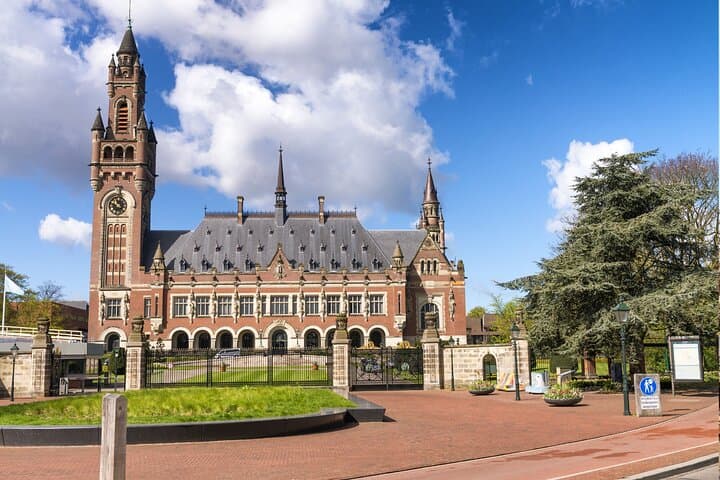 Crack The Hague: Self-Guided Scavenger Hunt and Audio Tour of the City’s Highlights photo 3