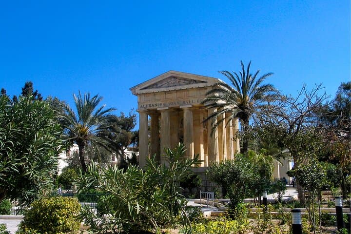 Valletta Scavenger Hunt: Self-Guided Audio Tour of Historic Highlights