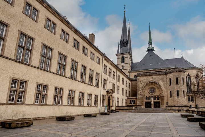 Self-Guided Luxembourg Scavenger Hunt: Audio Tour of City Highlights