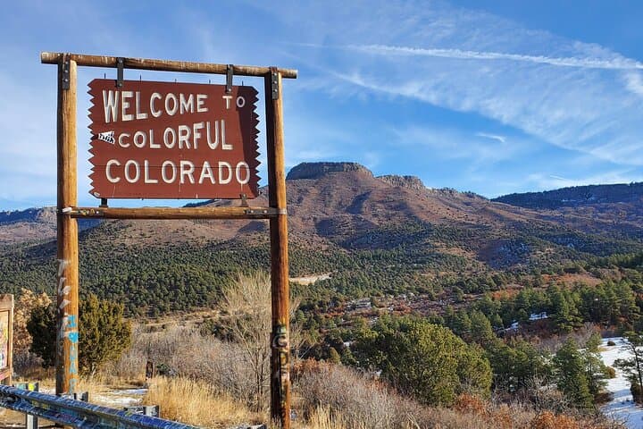 Foothills Explorer: Private 4-Hour Golden, Lookout Mountain & Red Rocks Tour from Denver