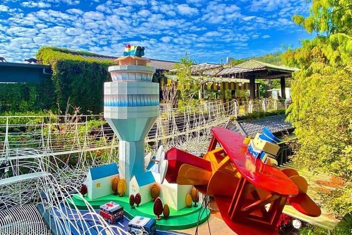Inside Carton King Creative Park Taichung: Paper Art, Workshops & Sustainable Design photo 4