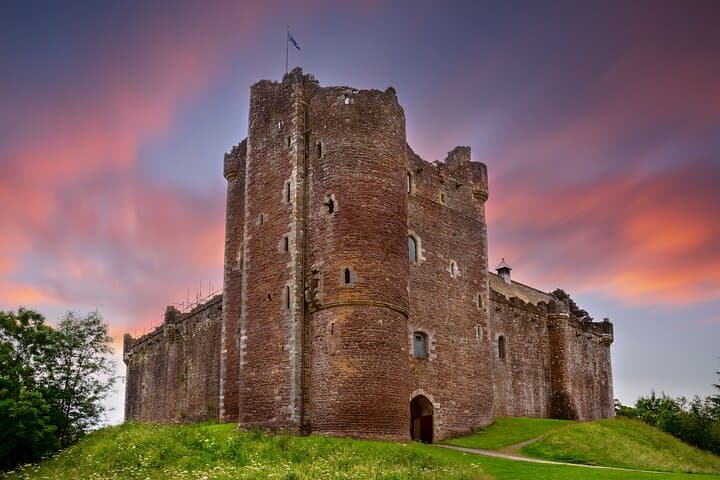 Private Outlander Day Tour from Edinburgh: Lallybroch, Blackness, Doune & Culross photo 5