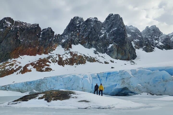 Trekking to Ojo del Albino Glacier: 21 km Glacier Hike from Ushuaia