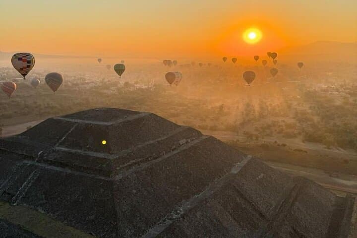 Sunrise Hot-Air Balloon Over Teotihuacán: Mexico City Pickup & Buffet Breakfast