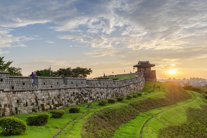 Private Suwon Heritage Tour — Korean Folk Village & Hwaseong Fortress Walking Experience