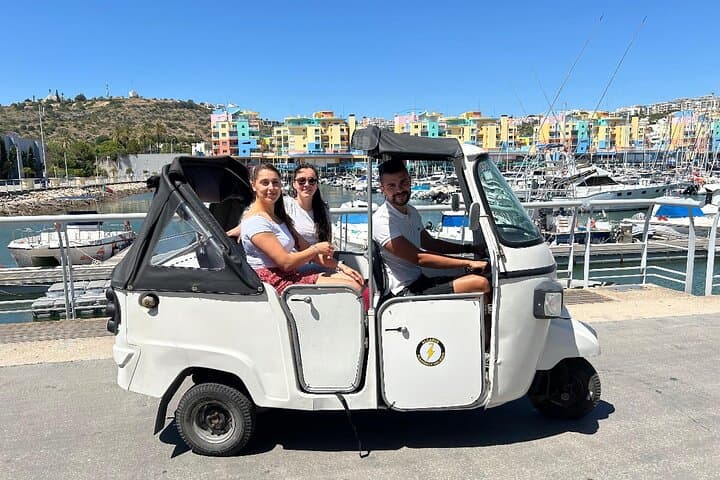Albufeira Coastal TukTuk & Jeep Tour: Old Town, Marina & Best Beaches (2h)
