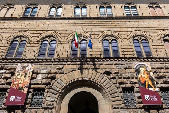 Leonardo Da Vinci’s Florence Walking Tour: Uffizi, Medici & Invention Museum photo 6