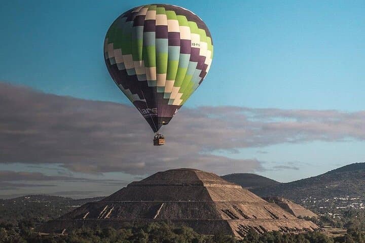 Private Teotihuacán Tour with Breakfast: Pyramids, Cave Light & Mezcal Tasting photo 4
