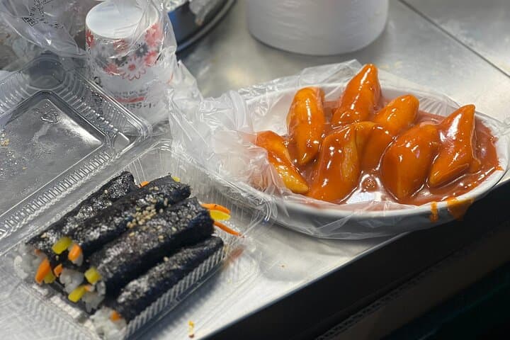Gwangjang Market Fearless Foodie Challenge — Seoul Street Food Tour Guide photo 5
