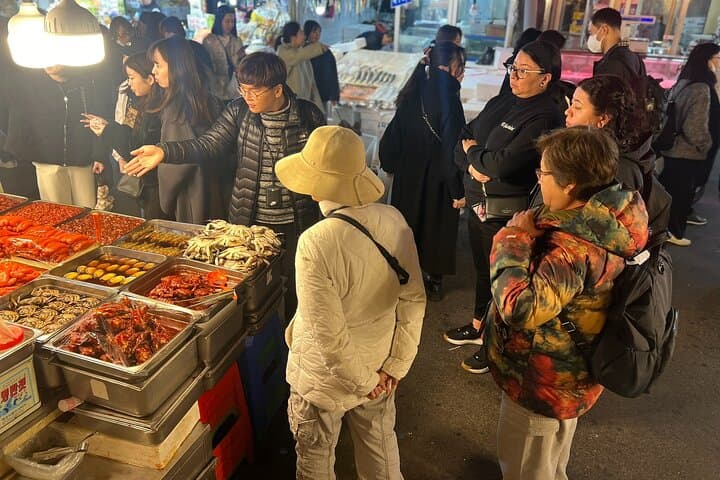 Gwangjang Market Fearless Foodie Challenge — Seoul Street Food Tour Guide photo 3