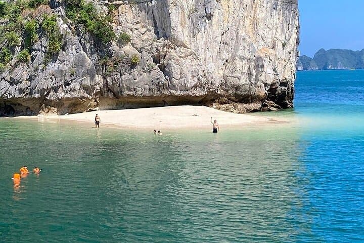 Lan Ha Bay private canoe: kayak dark & bright caves, Ba Trai Dao and Viet Hai bike trip