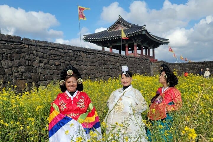 Hanbok Experience and Seasonal Day Tour in Eastern Jeju: Seongsan Sunrise Peak & Folk Village photo 4