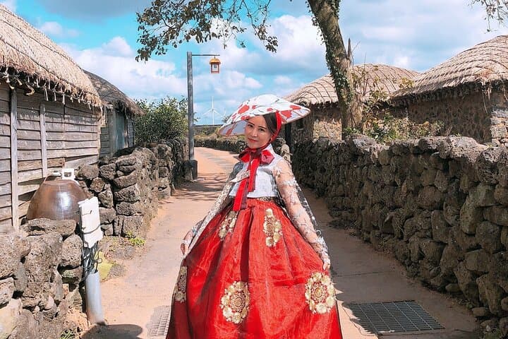 Hanbok Experience and Seasonal Day Tour in Eastern Jeju: Seongsan Sunrise Peak & Folk Village photo 6