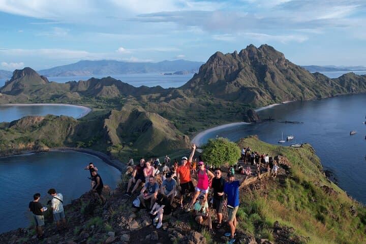 One Day Komodo Speedboat Tour: Dragons, Pink Beach & Snorkeling photo 4