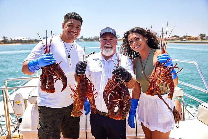 Mandurah Wild Seafood Experience: Catch Western Rock Lobster and Dolphin Cruise