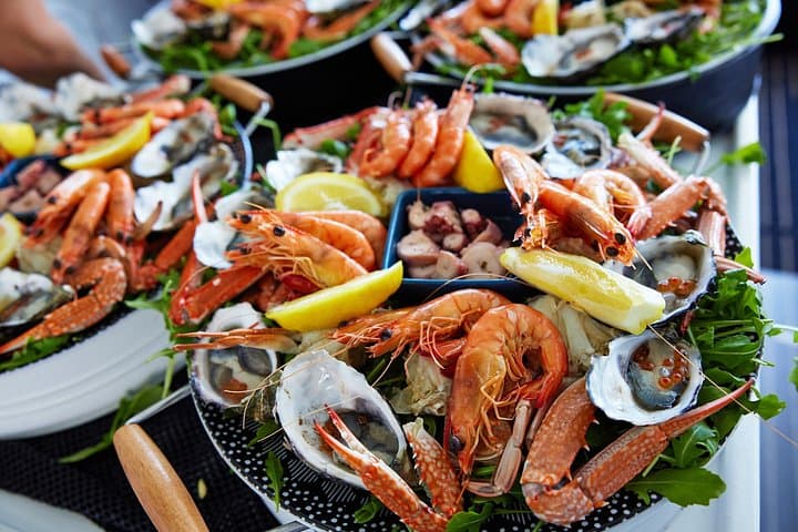 Mandurah Wild Seafood Experience: Catch Western Rock Lobster and Dolphin Cruise photo 4