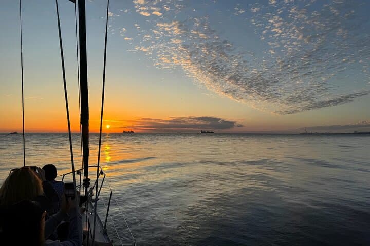 Sunset Sail on the Douro: Private Wine-Tasting Cruise from Porto