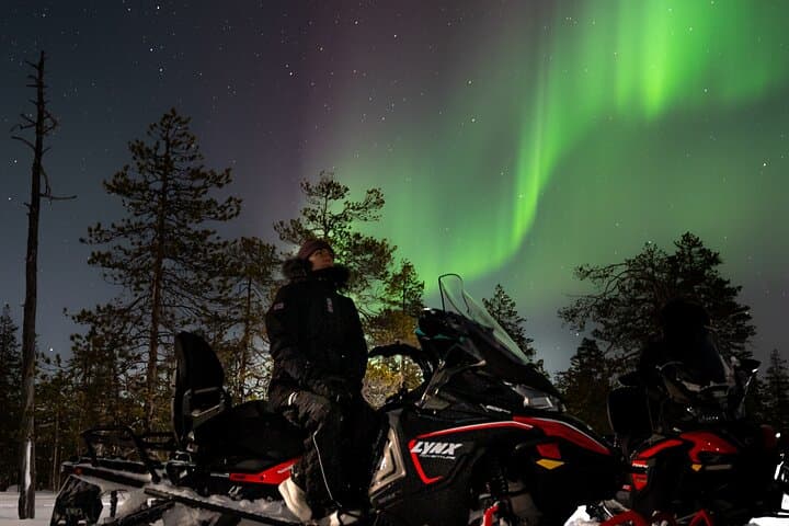 Rovaniemi Northern Lights Snowmobile Night: Private Aurora Hunt photo 3
