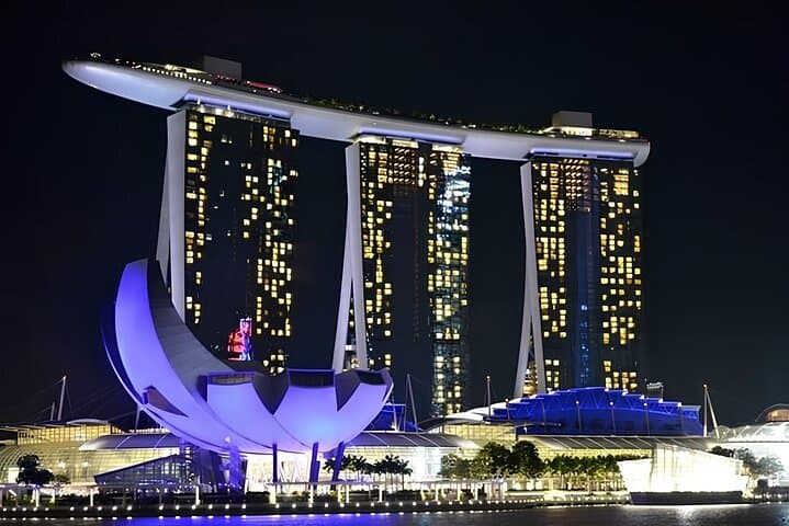 Marina Bay Sands SkyPark Observation Deck — See Singapore from 200m