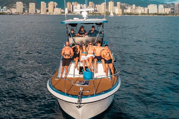 Private 3.5-Hour Waikiki Snorkel Charter to Turtle Canyon & Reefs photo 3