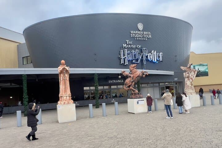 Central London to Warner Bros. Studios Private Transfer — One-Way Private Ride photo 6