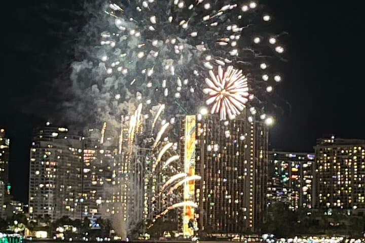 Waikiki Friday Sunset & Fireworks Cruise: Best Oceanfront Views photo 6