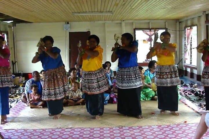 Coral Coast Cultural Day Trip: Sigatoka Market, Pottery & Sand Dunes photo 6