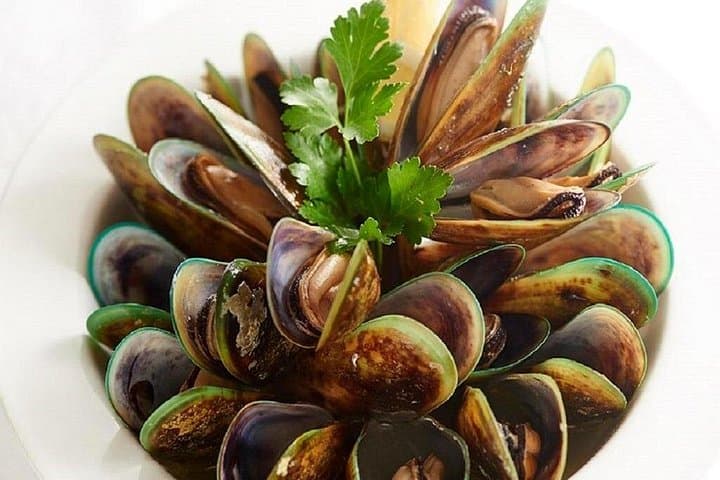 Karaka Point Marlborough Mussels & Makana Chocolate Tour from Picton photo 3