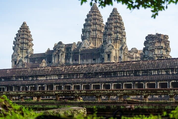 Angkor Wat Sunrise Tour: Sunrise at Angkor Wat, Ta Prohm & Bayon in Siem Reap photo 4