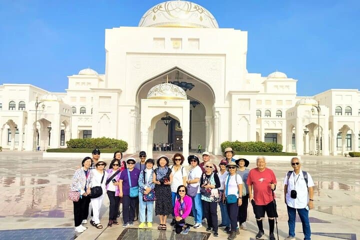 Qasr Al Watan Palace Abu Dhabi: Entry Ticket with Private Transfer